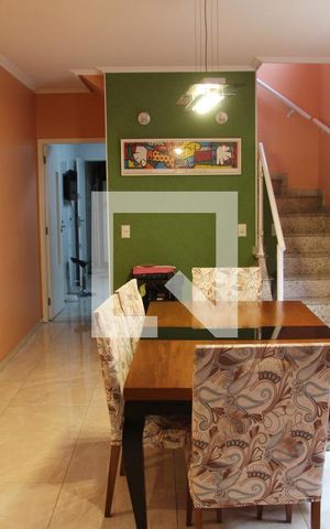 Casa à venda com 150m², 3 quartos e 2 vagasSala