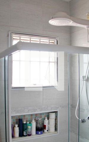 Casa à venda com 150m², 3 quartos e 2 vagasBanheiro da Suíte
