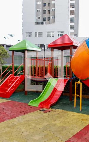 Apartamento à venda com 76m², 2 quartos e 1 vaga Apartamento à venda com 76m², 2 quartos e 1 vagaÁrea comum - Playground