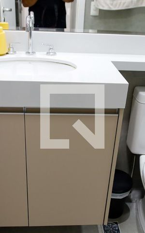 Apartamento à venda com 76m², 2 quartos e 1 vaga Apartamento à venda com 76m², 2 quartos e 1 vagaBanheiro da Suíte 2
