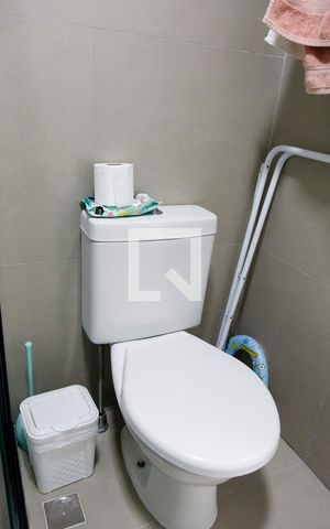 Apartamento à venda com 76m², 2 quartos e 1 vaga Apartamento à venda com 76m², 2 quartos e 1 vagaBanheiro da Suíte 1