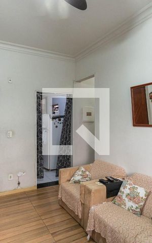 Apartamento à venda com 80m², 2 quartos e sem vagaSala