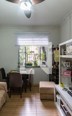 Apartamento à venda com 80m², 2 quartos e sem vagaSala