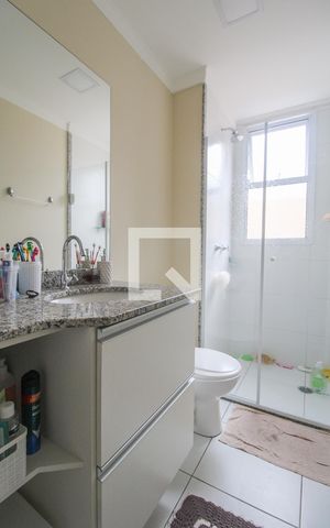 Apartamento à venda com 74m², 3 quartos e 2 vagas Apartamento à venda com 74m², 3 quartos e 2 vagasBanheiro 1