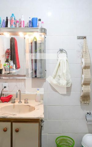 Casa à venda com 380m², 3 quartos e 2 vagasBanheiro da suíte 1