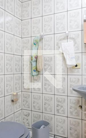 Casa à venda com 380m², 3 quartos e 2 vagasBanheiro da suíte 2