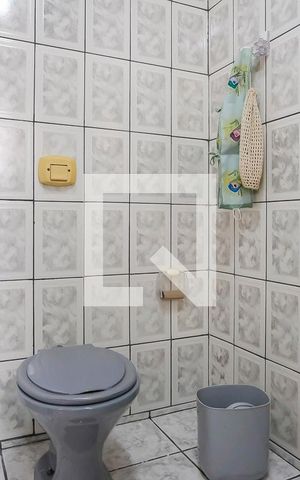 Casa à venda com 380m², 3 quartos e 2 vagasBanheiro da suíte 2