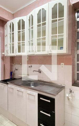 Apartamento para alugar com 65m², 2 quartos e sem vaga Apartamento para alugar com 65m², 2 quartos e sem vagaCozinha
