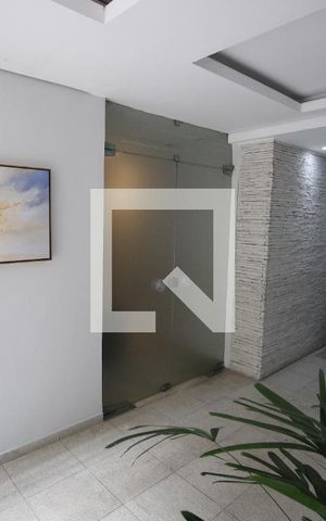 Apartamento à venda com 75m², 2 quartos e 1 vaga Apartamento à venda com 75m², 2 quartos e 1 vagaHall social