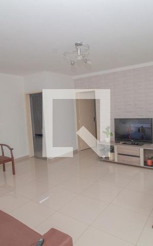 Casa à venda com 200m², 2 quartos e 3 vagas Casa à venda com 200m², 2 quartos e 3 vagasSala