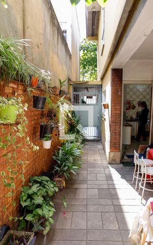 Casa à venda com 260m², 3 quartos e sem vaga Casa à venda com 260m², 3 quartos e sem vagaÁrea comum