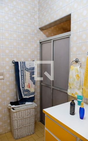 Casa à venda com 260m², 3 quartos e sem vaga Casa à venda com 260m², 3 quartos e sem vagaBanheiro