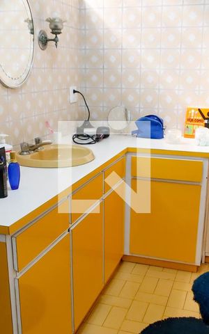Casa à venda com 260m², 3 quartos e sem vaga Casa à venda com 260m², 3 quartos e sem vagaBanheiro
