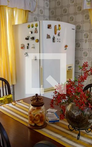 Casa à venda com 260m², 3 quartos e sem vaga Casa à venda com 260m², 3 quartos e sem vagaCozinha