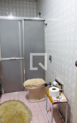 Casa à venda com 260m², 3 quartos e sem vaga Casa à venda com 260m², 3 quartos e sem vagaBanheiro