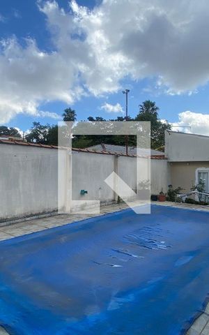 Casa à venda com 346m², 3 quartos e 4 vagas Casa à venda com 346m², 3 quartos e 4 vagasPiscina