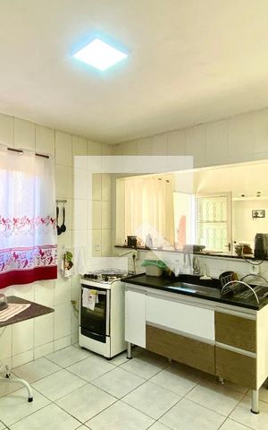 Casa à venda com 346m², 3 quartos e 4 vagas Casa à venda com 346m², 3 quartos e 4 vagasCozinha