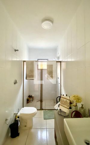 Casa à venda com 346m², 3 quartos e 4 vagas Casa à venda com 346m², 3 quartos e 4 vagasBanheiro 2