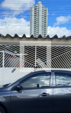Casa à venda com 346m², 3 quartos e 4 vagas Casa à venda com 346m², 3 quartos e 4 vagasFachada