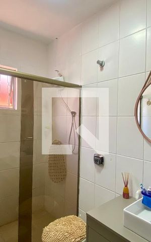 Casa à venda com 346m², 3 quartos e 4 vagas Casa à venda com 346m², 3 quartos e 4 vagasBanheiro 1