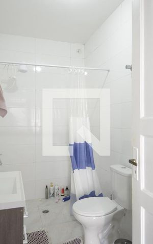 Casa à venda com 232m², 6 quartos e 1 vagaBanheiro Casa 2