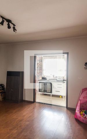 Casa à venda com 242m², 3 quartos e 2 vagas Casa à venda com 242m², 3 quartos e 2 vagasQuarto 2
