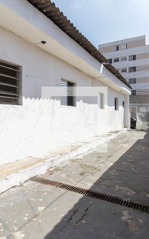 Casa à venda com 158m², 2 quartos e 4 vagasGaragem - Quintal