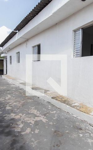 Casa à venda com 158m², 2 quartos e 4 vagasGaragem - Quintal