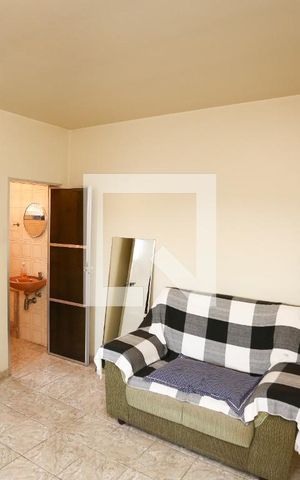 Casa à venda com 170m², 3 quartos e 4 vagas Casa à venda com 170m², 3 quartos e 4 vagassuíte