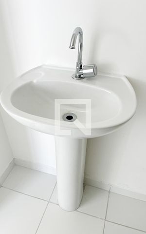 Apartamento para alugar com 34m², 2 quartos e sem vaga Apartamento para alugar com 34m², 2 quartos e sem vagaBanheiro