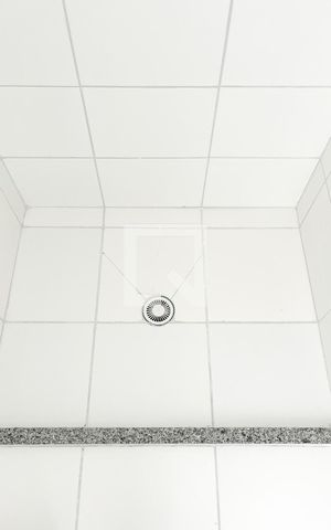 Apartamento para alugar com 34m², 2 quartos e sem vaga Apartamento para alugar com 34m², 2 quartos e sem vagaBanheiro