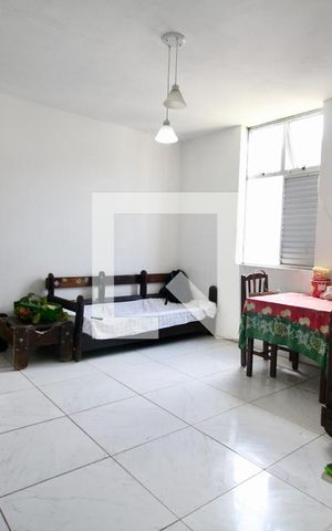 Apartamento para alugar com 80m², 3 quartos e sem vaga Apartamento para alugar com 80m², 3 quartos e sem vagaSala