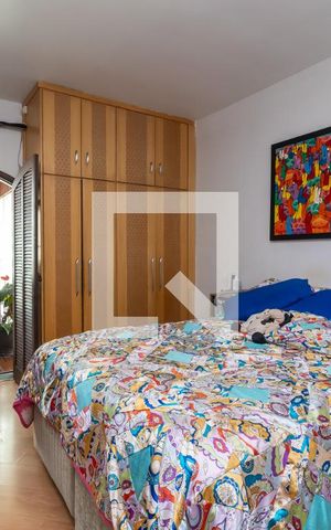 Casa à venda com 200m², 3 quartos e 2 vagasSuíte