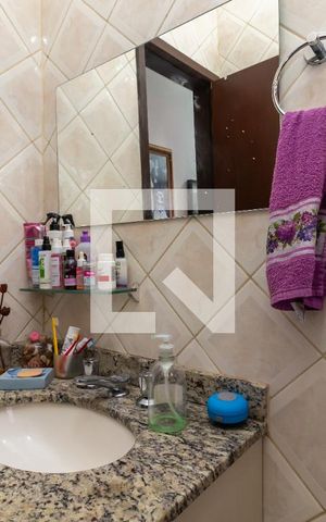 Casa à venda com 200m², 3 quartos e 2 vagasBanheiro 2