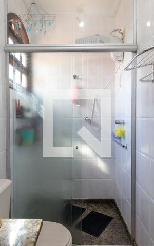 Casa à venda com 200m², 3 quartos e 2 vagasBanheiro da Suíte