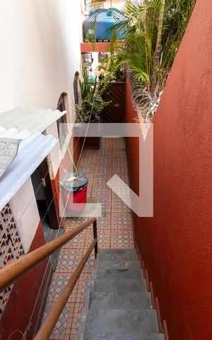 Casa à venda com 200m², 3 quartos e 2 vagasCorredor Lateral