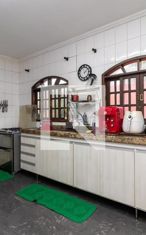 Casa à venda com 200m², 3 quartos e 2 vagasCozinha