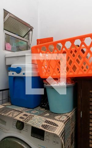 Casa à venda com 200m², 3 quartos e 2 vagasQuarto de Serviço