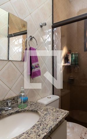 Casa à venda com 200m², 3 quartos e 2 vagasBanheiro 2