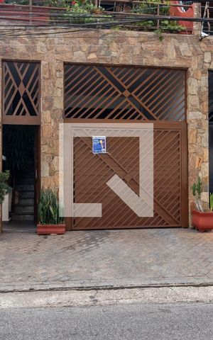 Casa à venda com 200m², 3 quartos e 2 vagasFachada