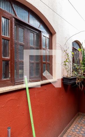 Casa à venda com 200m², 3 quartos e 2 vagasCorredor Lateral