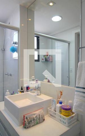 Apartamento à venda com 147m², 4 quartos e 3 vagasBanheiro da Suíte 2