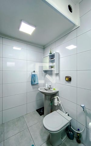 Casa à venda com 238m², 2 quartos e 7 vagasBanheiro da Suíte 2