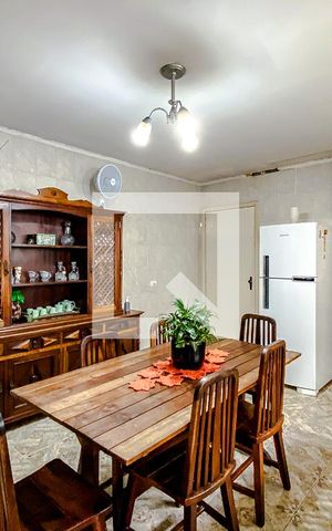 Casa à venda com 238m², 2 quartos e 7 vagasCozinha