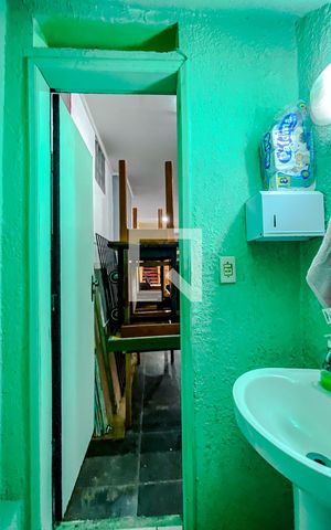 Casa à venda com 238m², 2 quartos e 7 vagasLavabo 2
