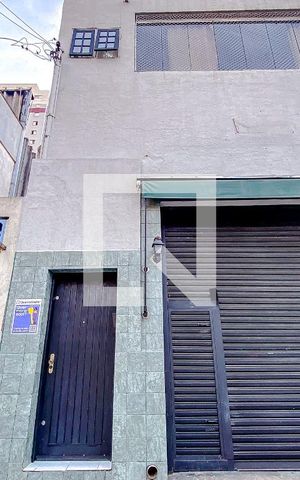Casa à venda com 238m², 2 quartos e 7 vagasFachada