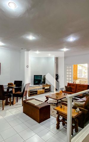 Casa à venda com 238m², 2 quartos e 7 vagasSala