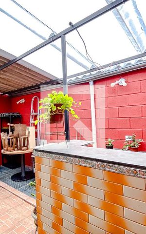 Casa à venda com 238m², 2 quartos e 7 vagasÁrea externa