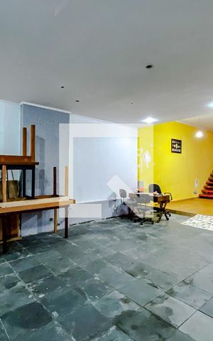 Casa à venda com 238m², 2 quartos e 7 vagasGaragem
