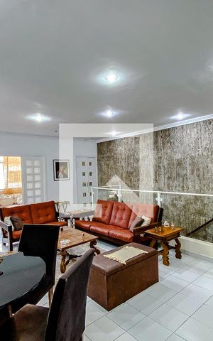 Casa à venda com 238m², 2 quartos e 7 vagasSala